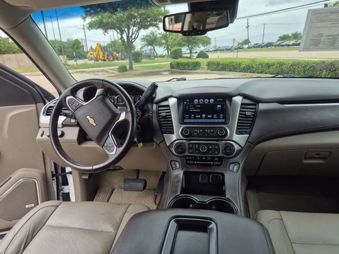 Used 2018 Chevrolet Suburban LT image 23