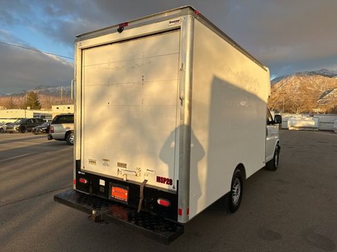 Used 2020 GMC Savana 3500 w/ Power Convenience Package RWD image 9