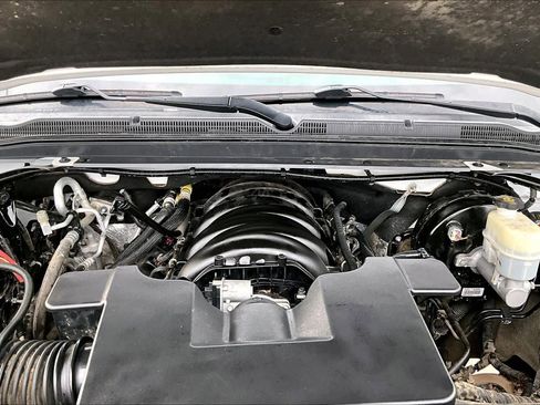 Used 2019 Chevrolet Suburban LT image 25