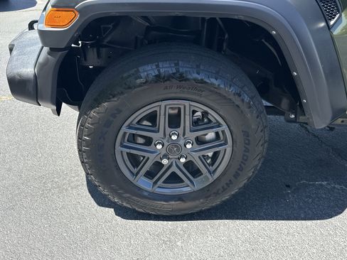 Used 2024 Jeep Wrangler Sport S AWD/4WD image 13