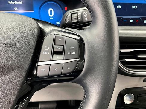 Used 2025 Ford Escape SE w/ PHEV Premium Package image 19