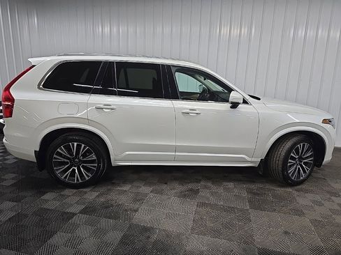 Used 2022 Volvo XC90 T6 Momentum w/ Climate Package image 2