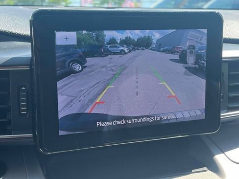 Used 2023 Ford Explorer XLT w/ Equipment Group 202A AWD/4WD image 37