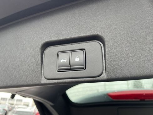 Used 2025 Nissan Rogue SV image 24