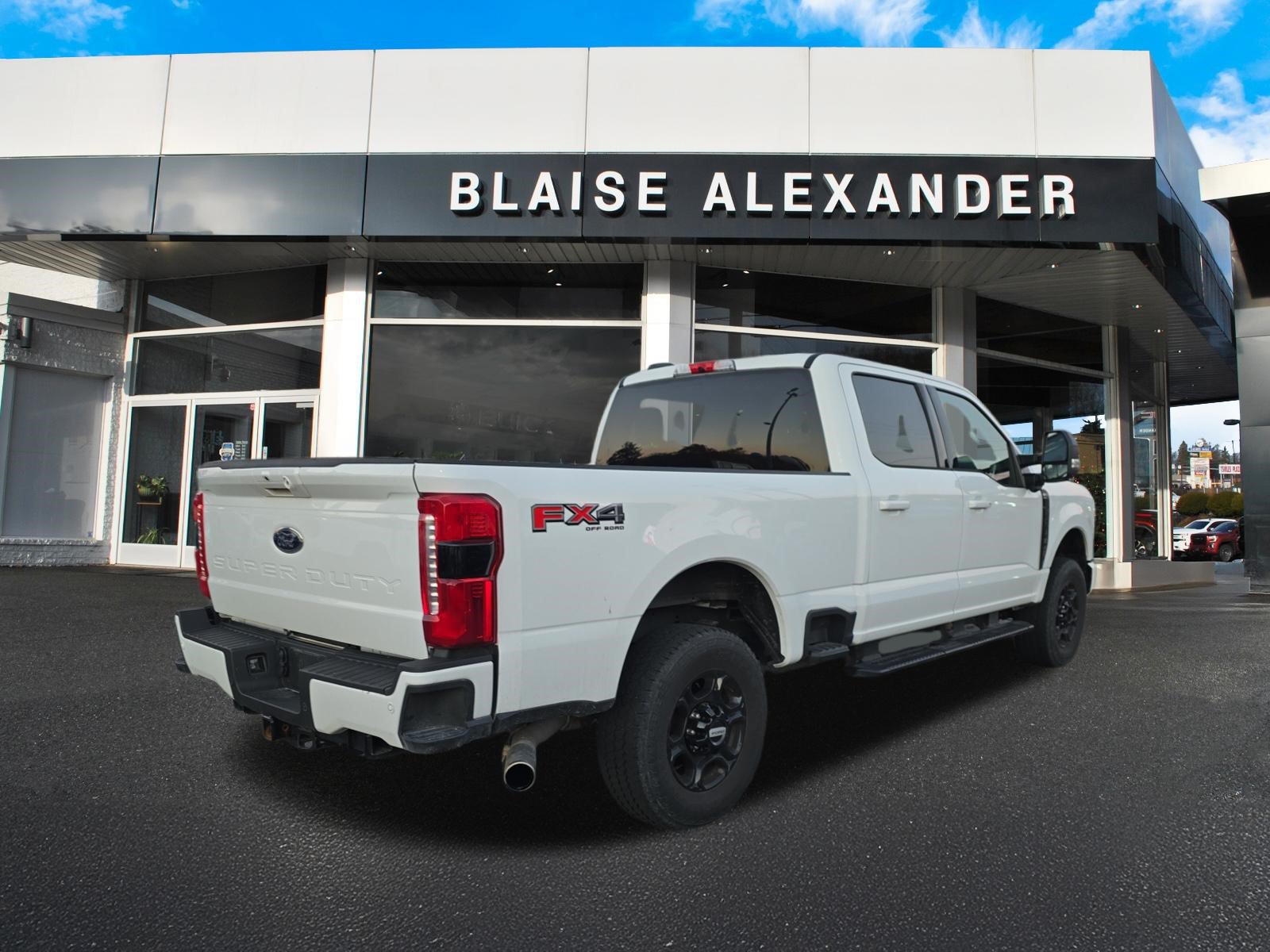 Used 2024 Ford F250 XLT w/ XLT Premium Package AWD/4WD image 3