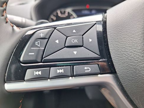 Used 2025 Nissan Altima 2.5 SR image 13