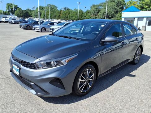 Used 2023 Kia Forte LXS FWD image 8