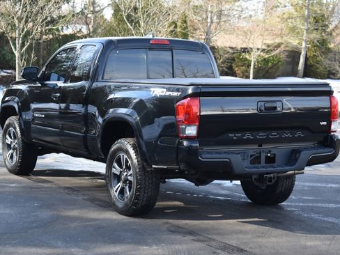 Used 2016 Toyota Tacoma TRD Sport w/ Towing Package image 29