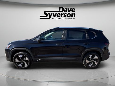 New 2026 Volkswagen Taos SE AWD/4WD image 8