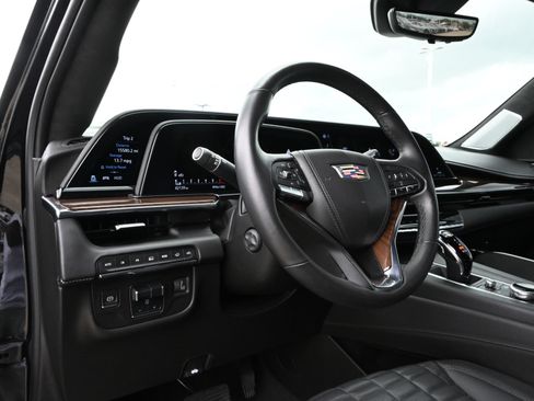 Certified 2023 Cadillac Escalade Premium Luxury Platinum AWD/4WD image 16