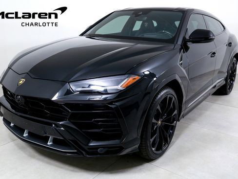 Used 2021 Lamborghini Urus image 1