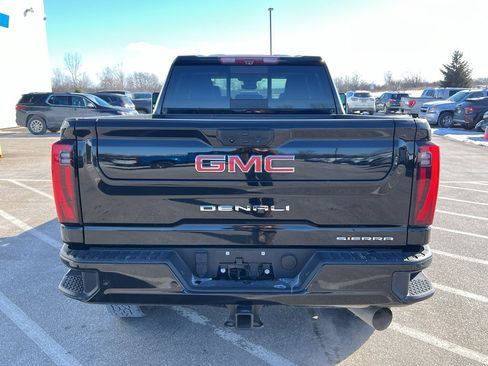 Used 2024 GMC Sierra 2500 Denali w/ Denali Reserve Package image 4