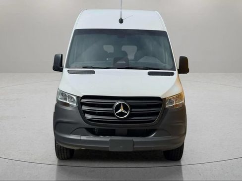 Used 2025 Mercedes-Benz Sprinter 2500 image 12