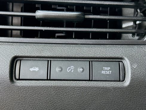 Used 2024 Nissan Altima 2.5 SV image 17