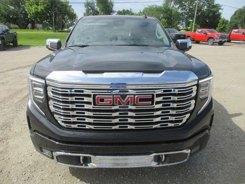 New 2026 GMC Sierra 1500 Denali w/ Denali Reserve Package AWD/4WD image 13