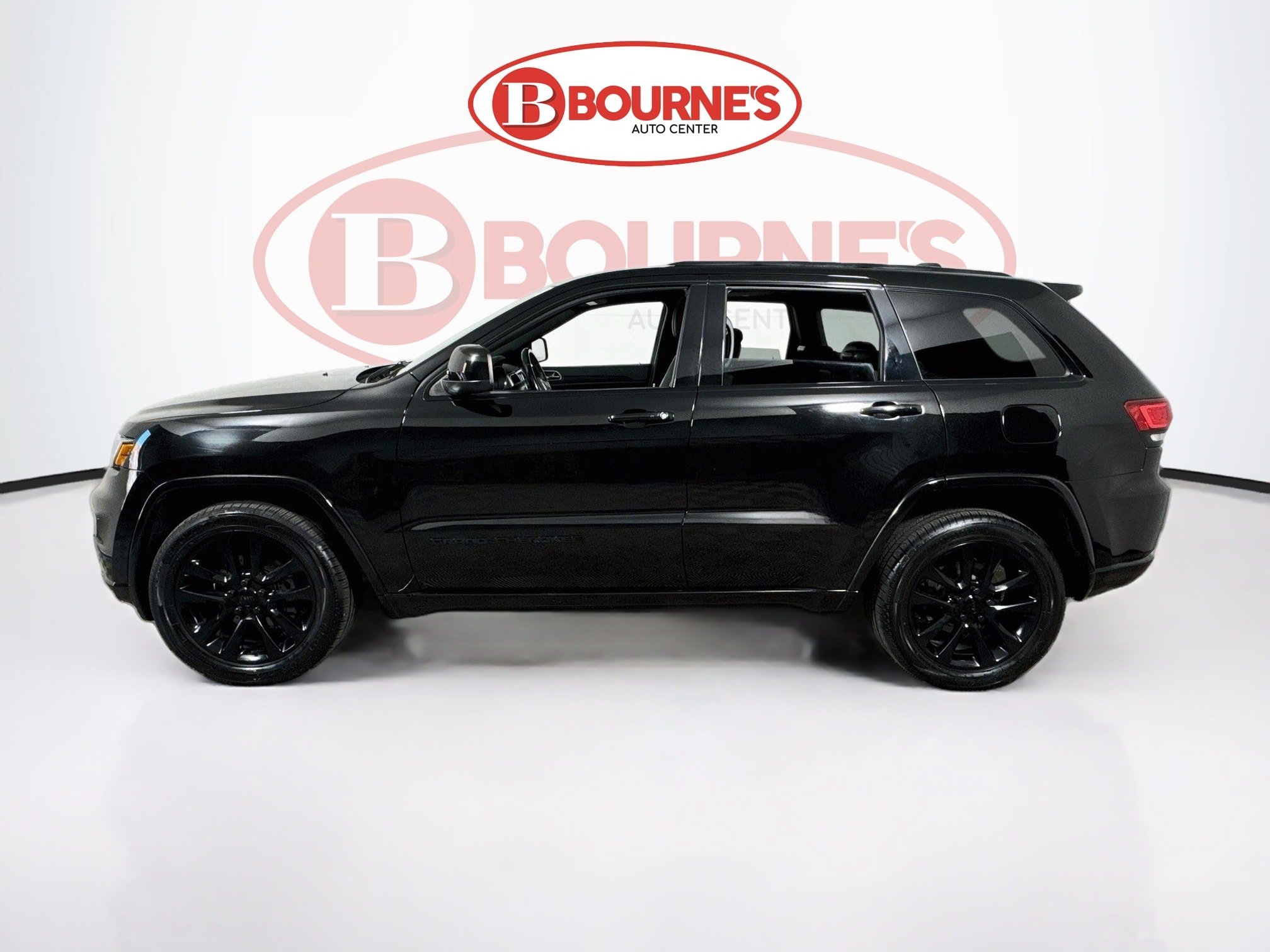 Used 2017 Jeep Grand Cherokee Altitude AWD/4WD image 8