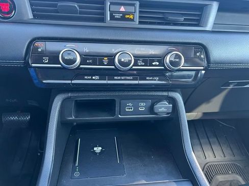 Used 2023 Honda Pilot Touring image 22