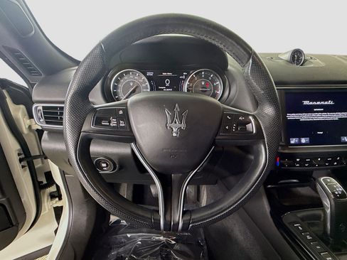 Used 2022 Maserati Levante GT image 10