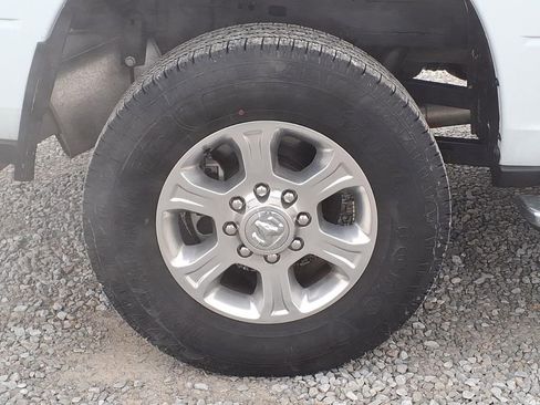 Used 2024 RAM 2500 Big Horn w/ Bed Utility Group image 12