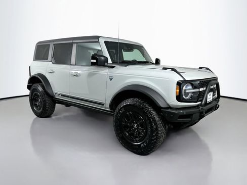 Used 2021 Ford Bronco First Edition image 3