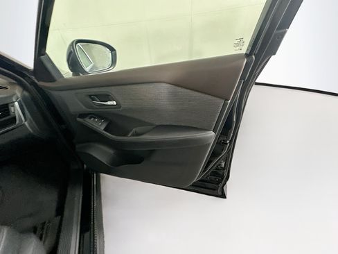 Used 2023 Nissan Rogue SV FWD image 30
