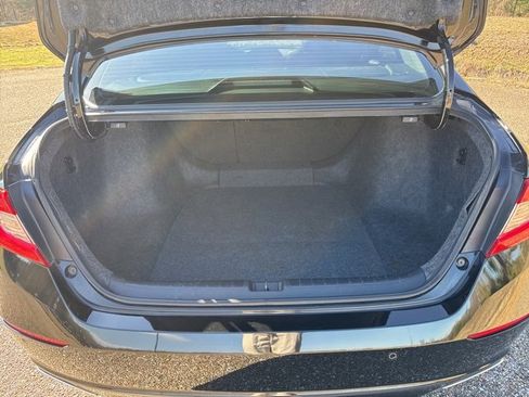 Used 2021 Honda Accord Touring image 10