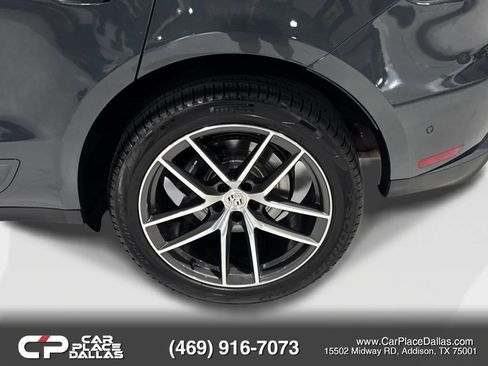 Used 2022 Porsche Macan w/ Premium Package Plus AWD/4WD image 44