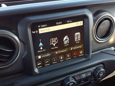 Used 2022 Jeep Gladiator Willys image 8