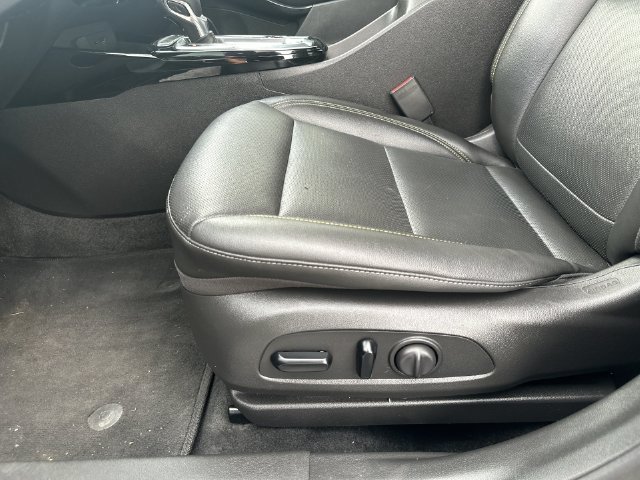 Used 2024 Chevrolet Trax ACTIV w/ Sunroof Package FWD image 16