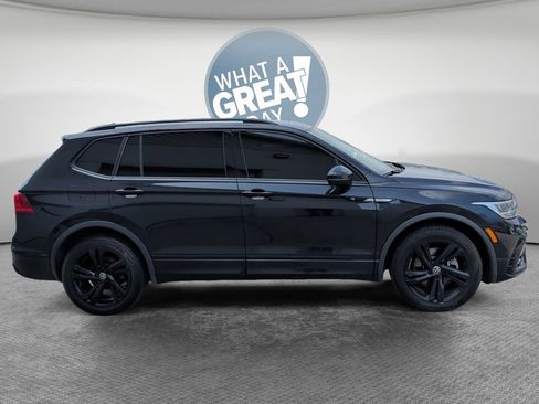 Used 2023 Volkswagen Tiguan SE R-Line image 2