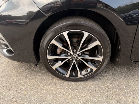 Used 2018 Toyota Corolla SE w/ Carpet Mat Package (TMS) FWD image 8