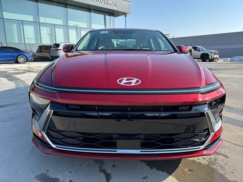 Used 2025 Hyundai Sonata SEL image 2
