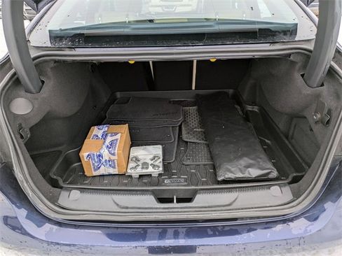 Used 2018 Jaguar XE Premium image 22