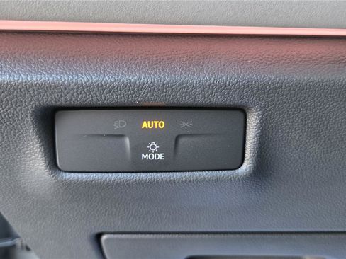 New 2026 Volkswagen Tiguan SE AWD/4WD image 15