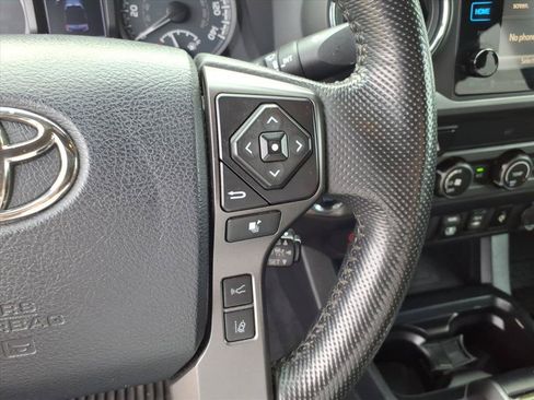 Used 2019 Toyota Tacoma TRD Off-Road AWD/4WD image 31