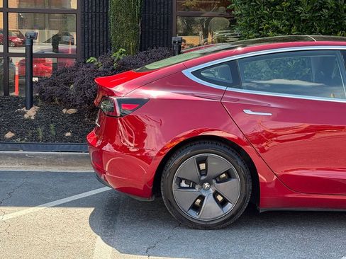 Used 2018 Tesla Model 3 Long Range AWD/4WD image 22