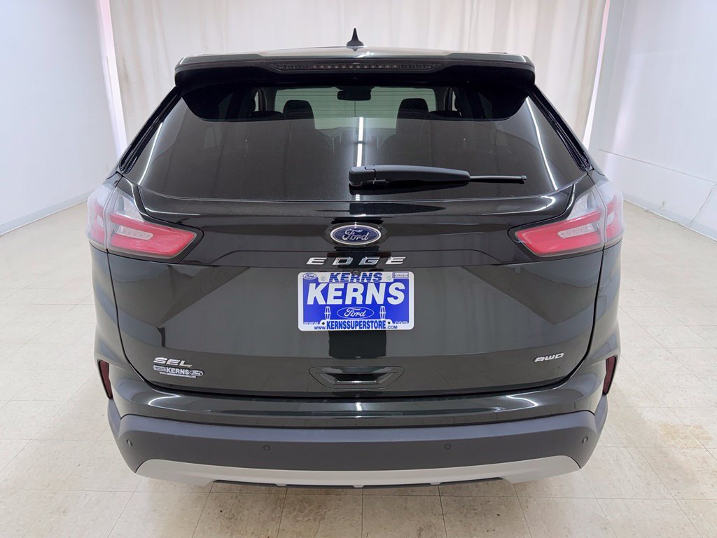 Used 2024 Ford Edge SEL w/ Convenience Package AWD/4WD image 4