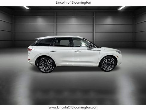 Certified 2022 Lincoln Corsair AWD w/ Premium Package image 9