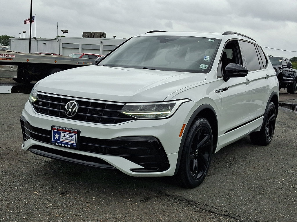 Used 2023 Volkswagen Tiguan SE R-Line AWD/4WD image 5
