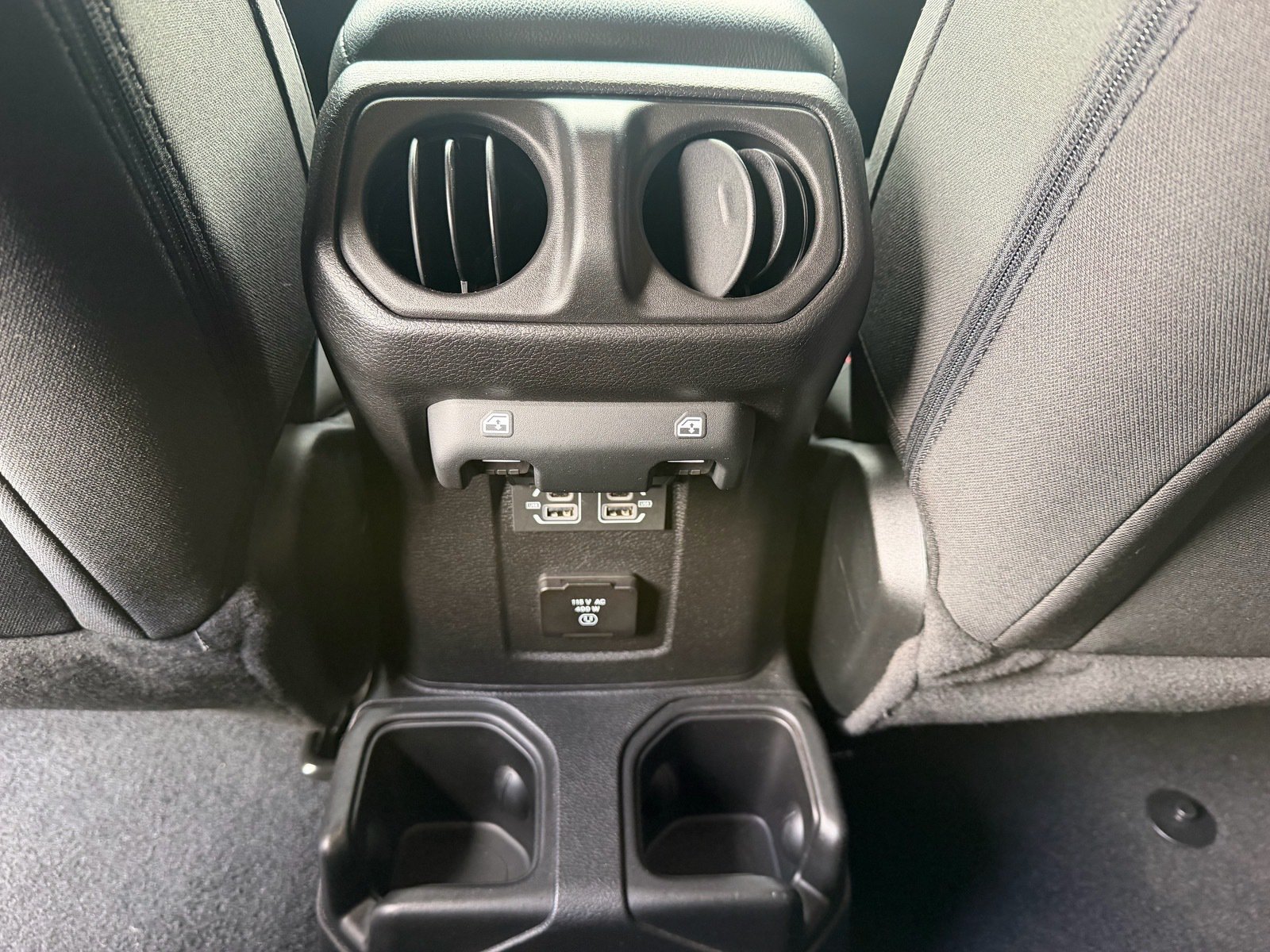 Used 2023 Jeep Gladiator Rubicon w/ LED Lighting Group AWD/4WD image 16