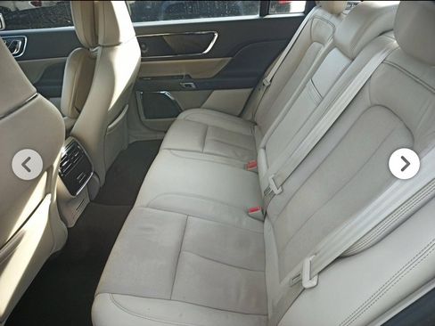 Used 2019 Lincoln Continental Select w/ Continental Climate Package image 8