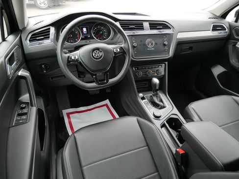 Used 2021 Volkswagen Tiguan SE AWD/4WD image 19