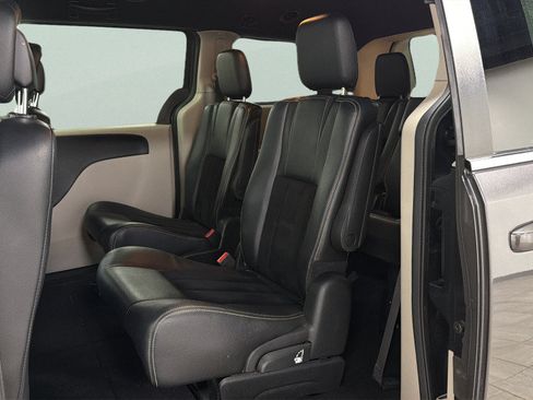 Used 2017 Dodge Grand Caravan SXT FWD image 35