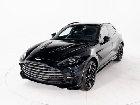 Used 2025 Aston Martin DBX 707 image 1
