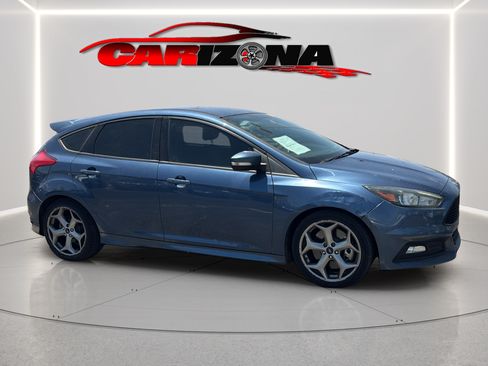 Used 2018 Ford Focus ST FWD image 4