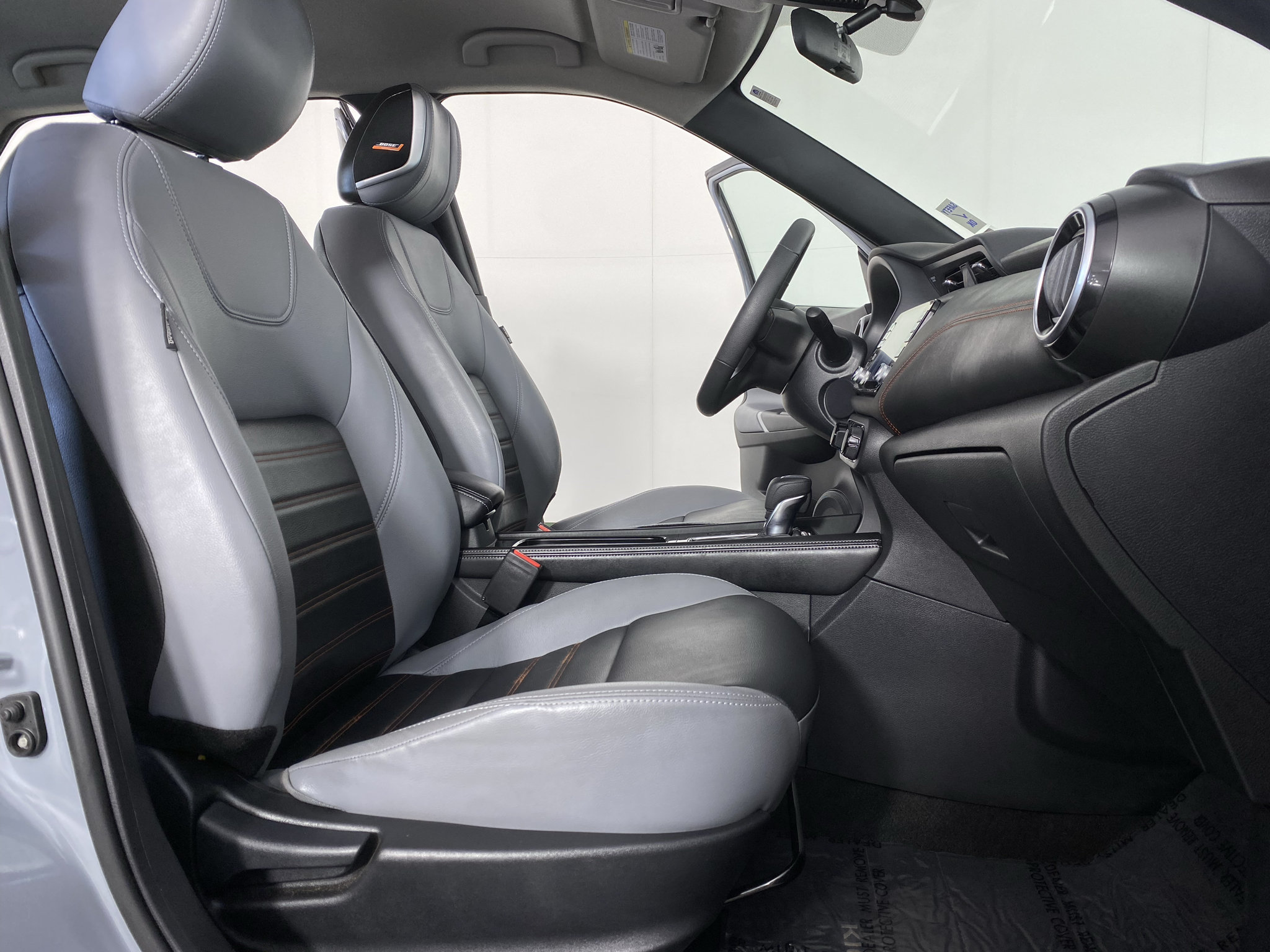 Used 2024 Nissan Kicks SR w/ SR Premium Package FWD image 13