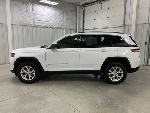 Used 2022 Jeep Grand Cherokee Limited AWD/4WD image 4