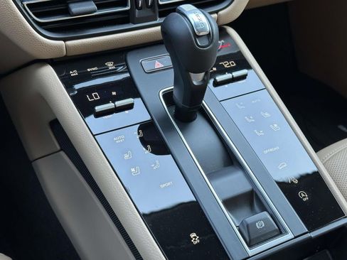 Certified 2026 Porsche Macan image 29