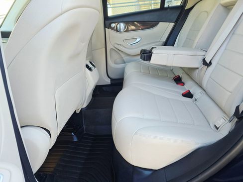 Used 2017 Mercedes-Benz GLC 300 4MATIC image 36