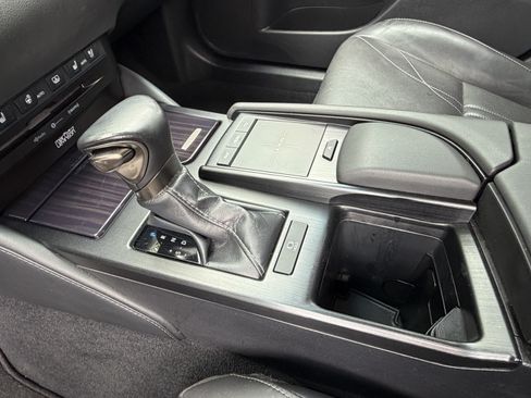 Used 2019 Lexus ES 350 Ultra Luxury w/ Accessory Package 2 FWD image 28